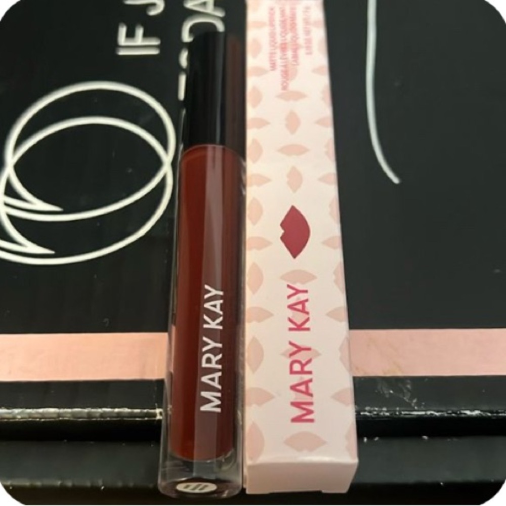 Mary Kay Red Lip Gloss Vibrant Shine